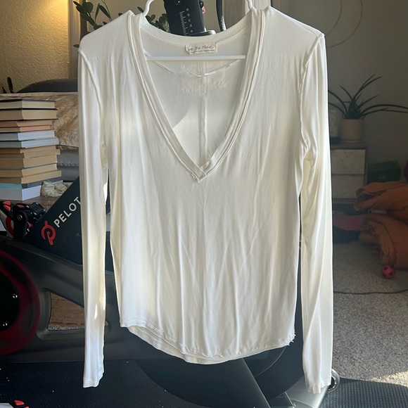 Free People soft cotton v neck long sleeve shirt size xs - Picture 1 of 6